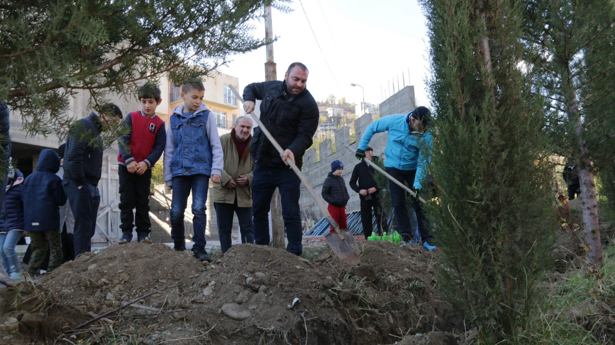 Planting in Bagebi