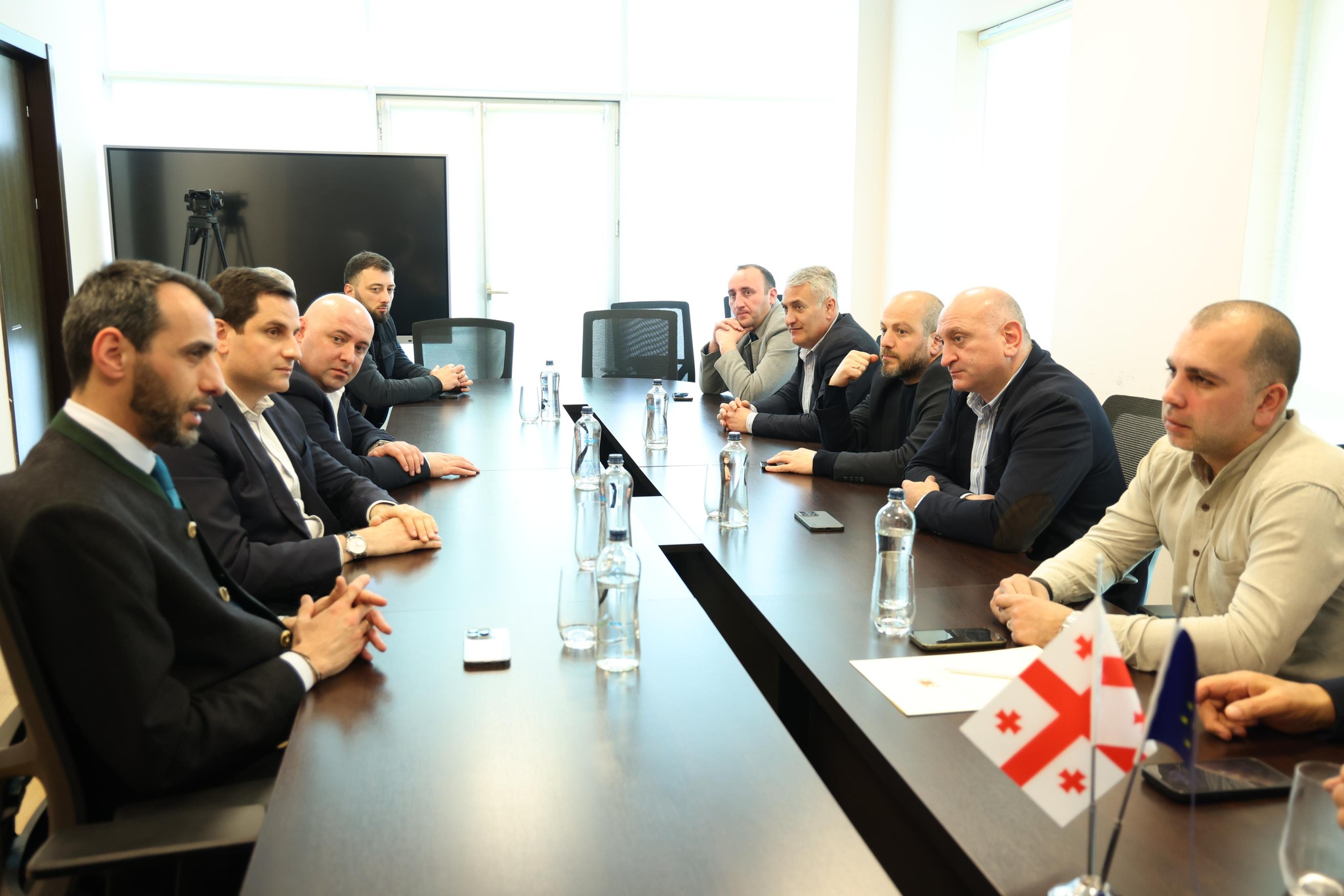 შიდა ქართლის სახელწმიფო რწმუნებულთან სატყეო რეფორმის ფარგლებში შეხვედრა