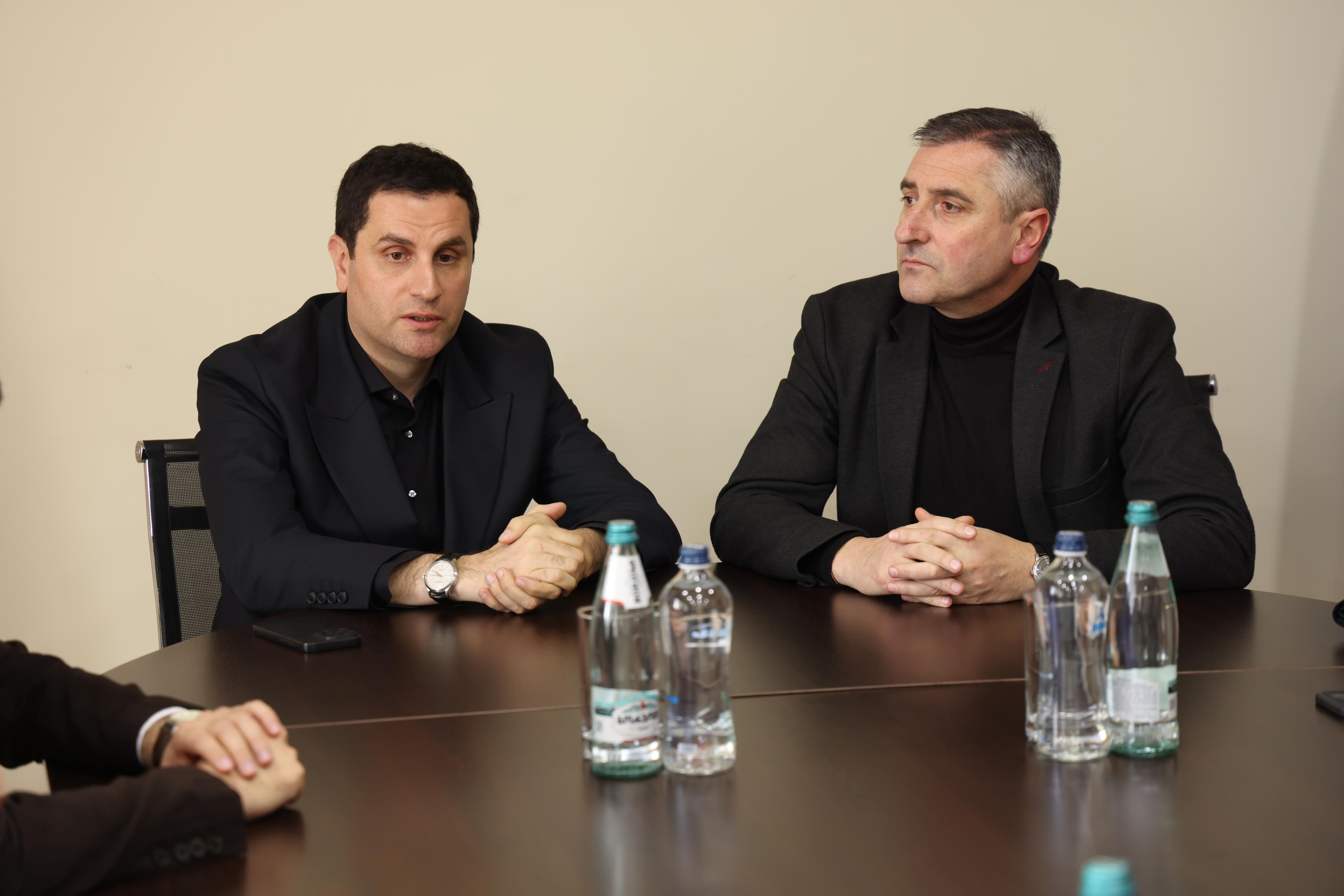 ტყეო რეფორმის განხილვა რაჭა-ლეჩხუმ ქვემო სვანეთის თვითმმართველობის წარმომადგენლებთან